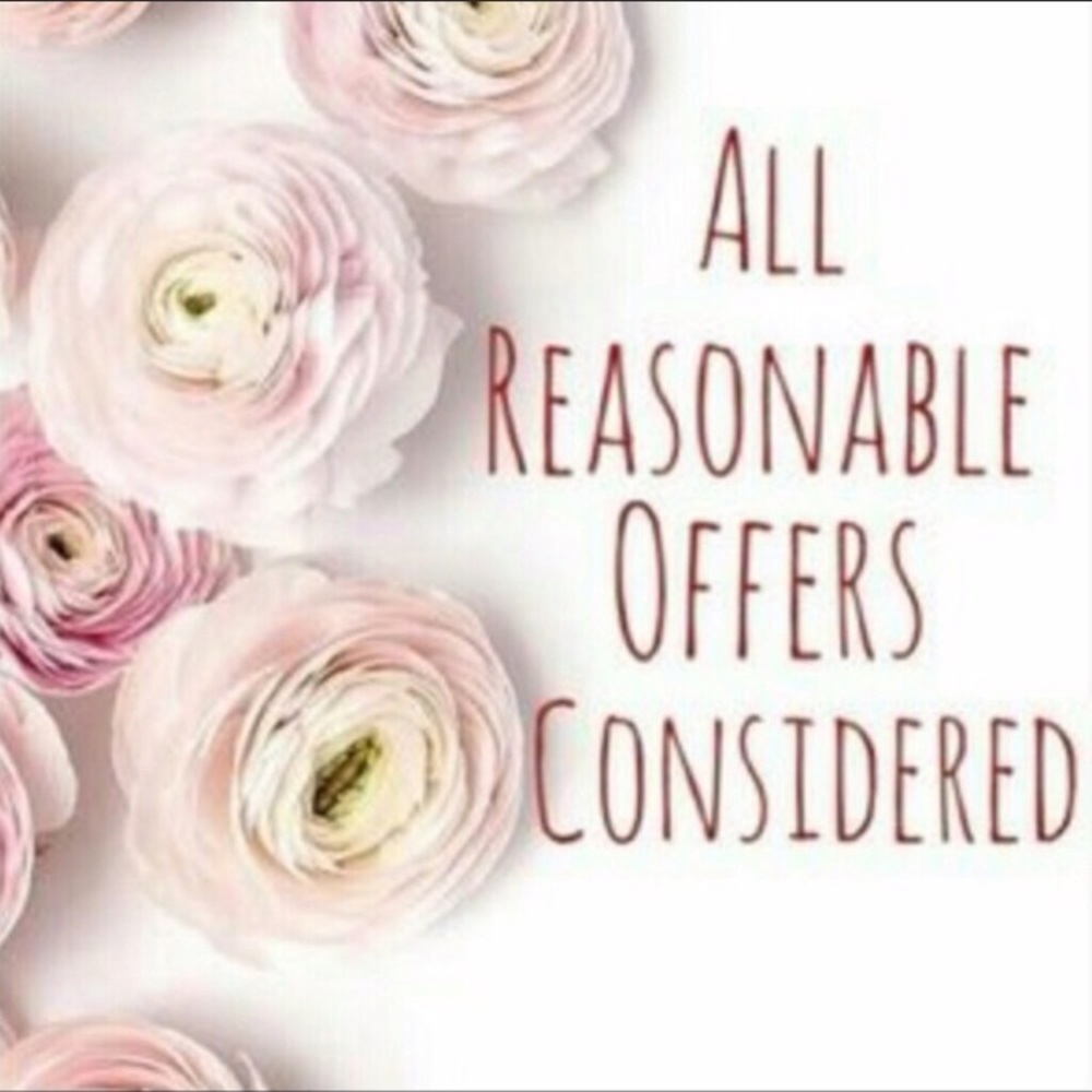 🛍💐👗👛 💐 🛍 Bundle Beautiful!! - Picture 4 of 6